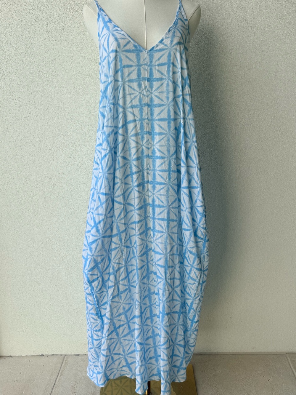 NWOT Elan Blue and White Strappy Dress, M, adjustable straps, pockets